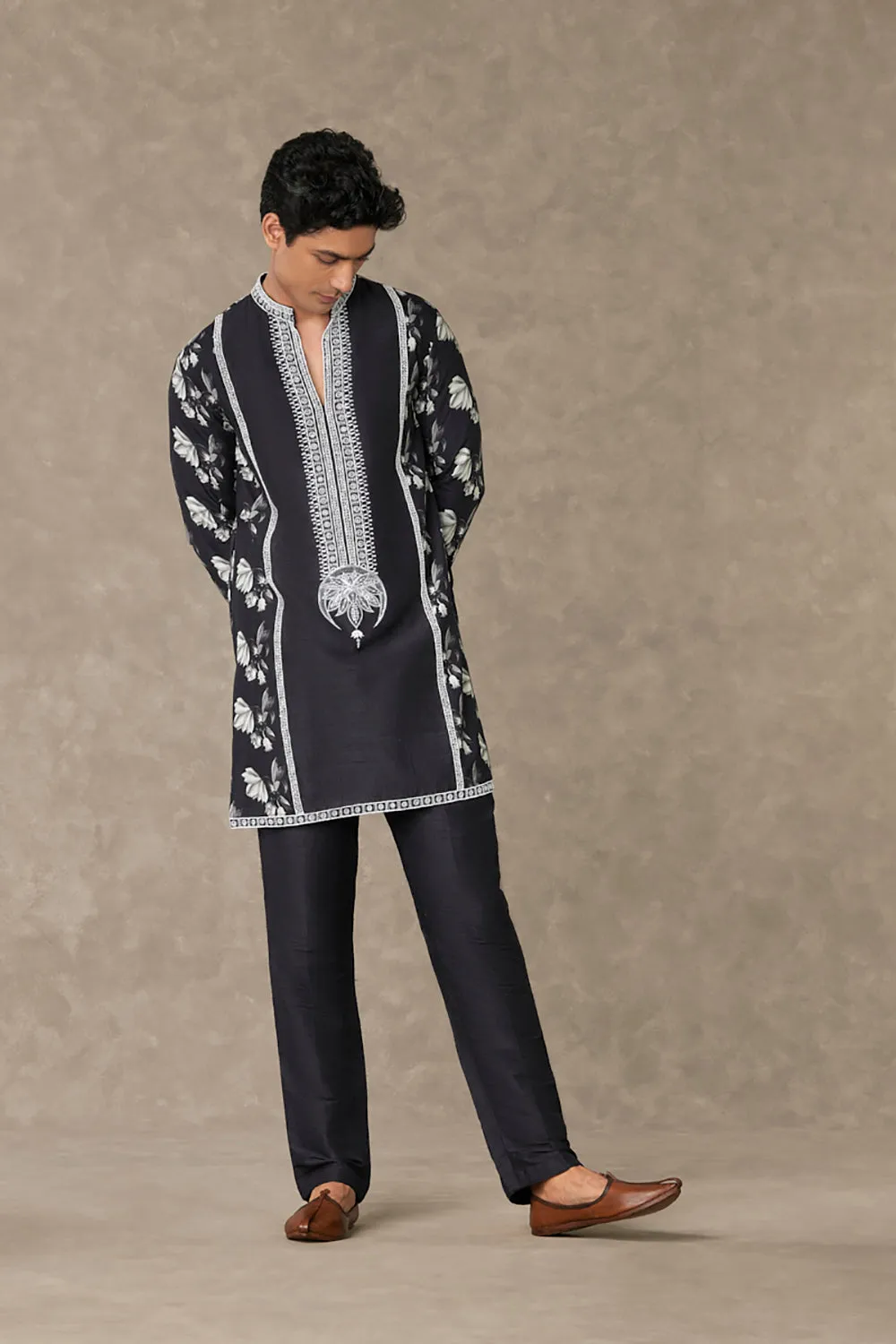 Black Chaand Kurta Sets